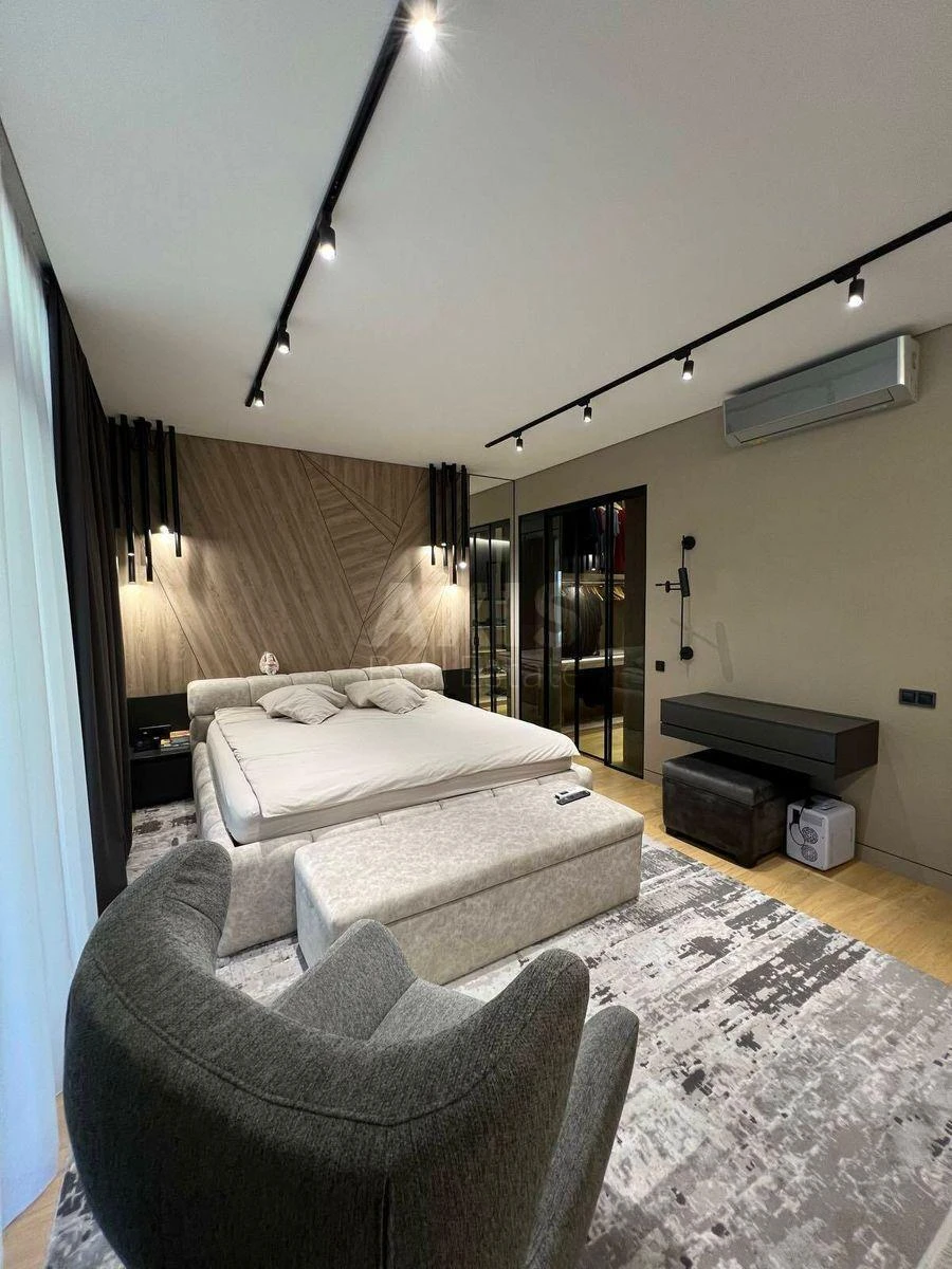 House vul. Bogatyrs'ka, 432m2, Kyiv city509484