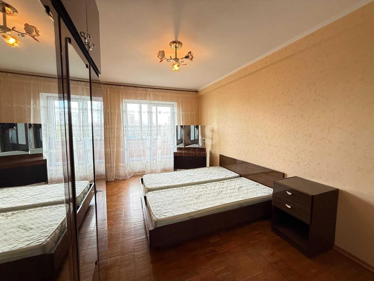 3k apartment vul. Serafymovycha 13710788