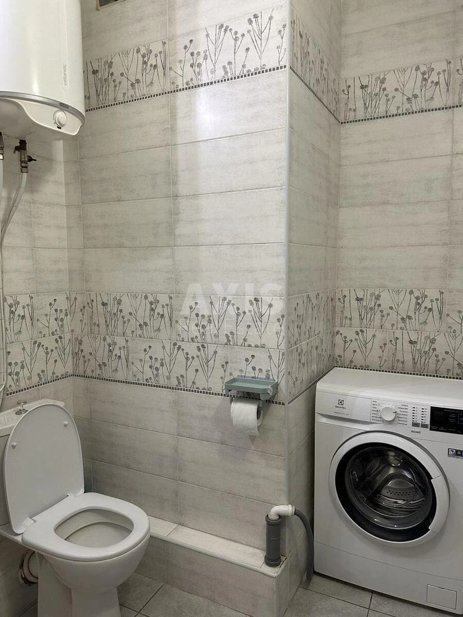 1k apartment pr-t Berestejskij 67А695666