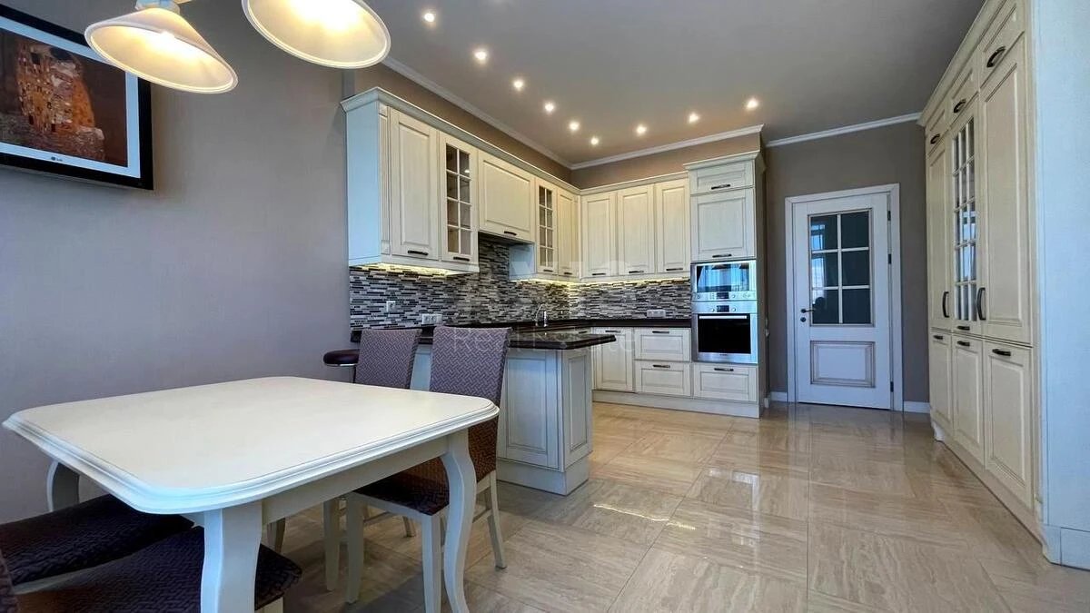 3k apartment vul. Antonovycha 72701912