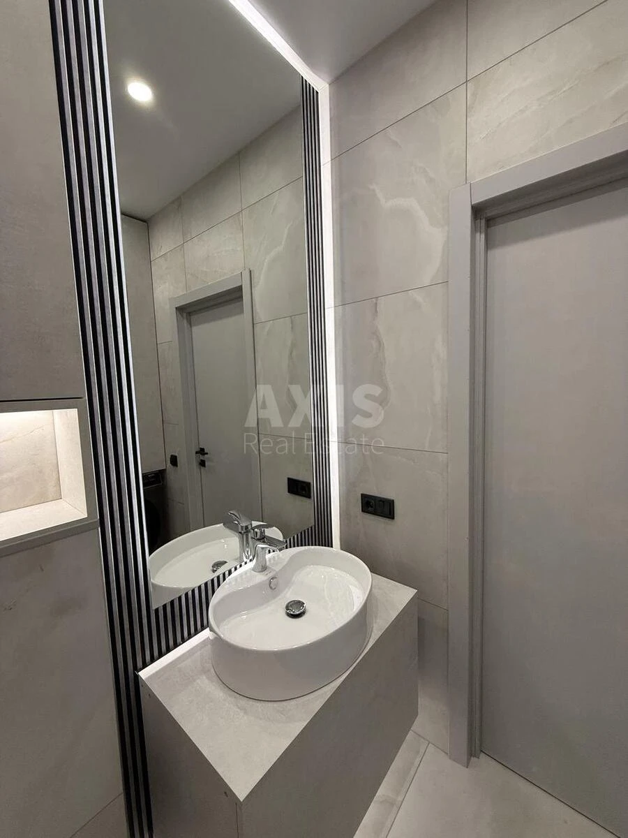 1k apartment vul. Saljutna 2Б643245