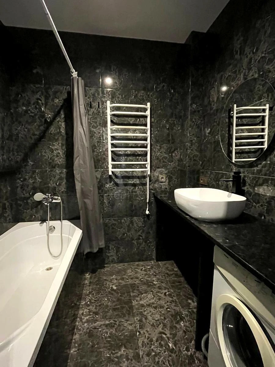3k apartment vul. Radchenka Petra 107040411