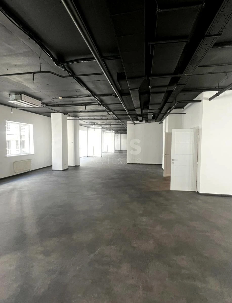 Office vul. Fizkul'tury 25, 774m2704886