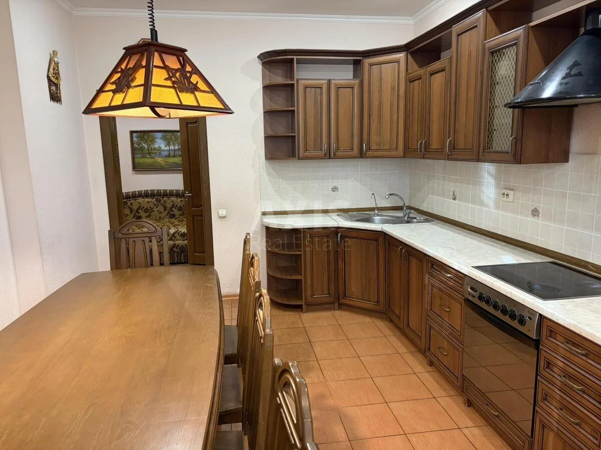 2k apartment vul. Dmytrivs'ka 69