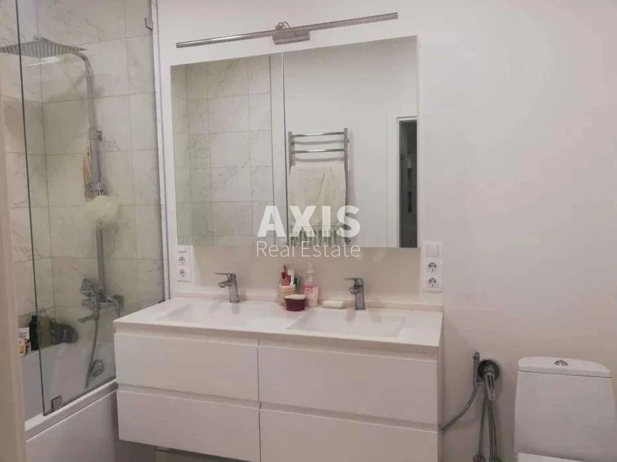 3k apartment vul. Sverstjuka Jevgena 4293148