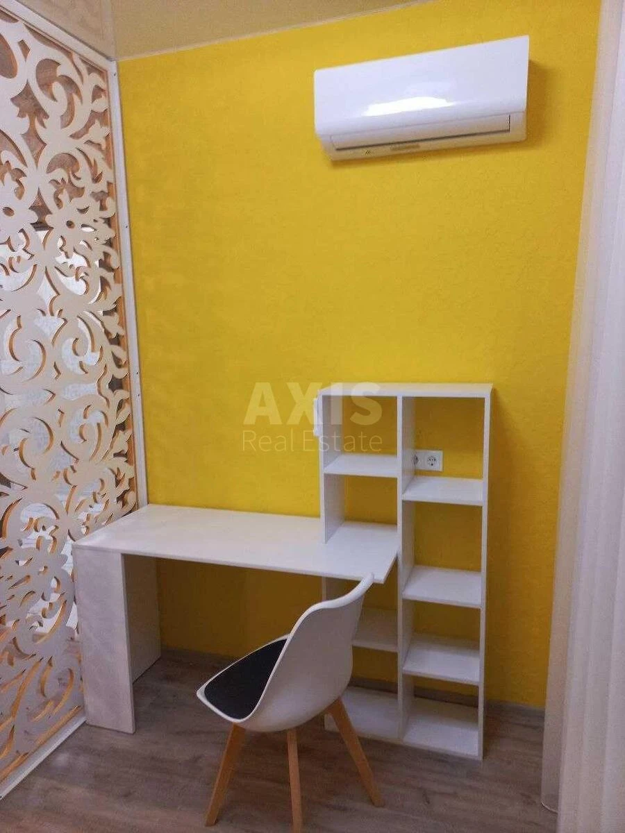 1k apartment pr-t Berestejskij 67711599