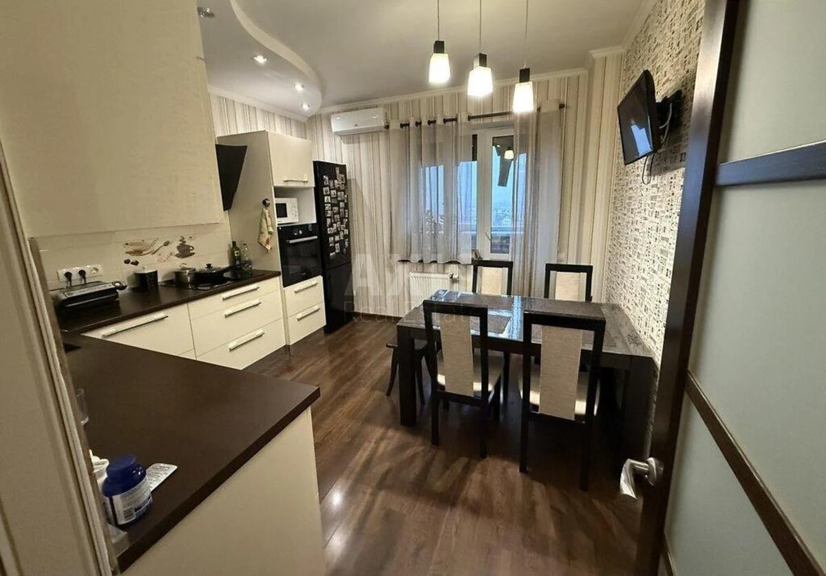 2k apartment vul. Petropavlivs'ka 50Б716530