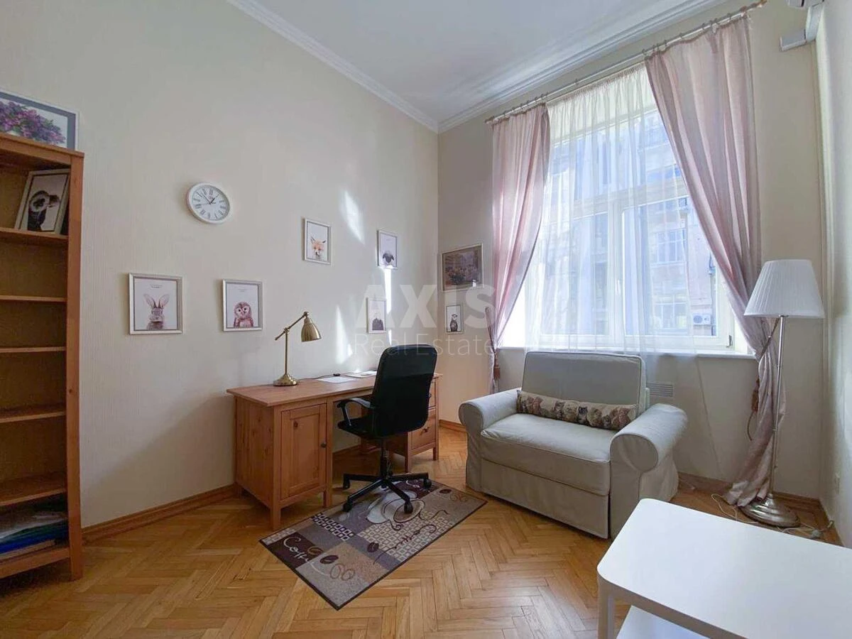 4k apartment vul. Ljuterans'ka 7/10670686