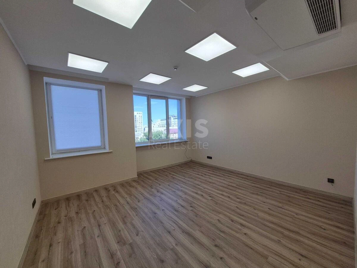 Office vul. Velyka Vasyl'kivs'ka 57/3, 623m2672337