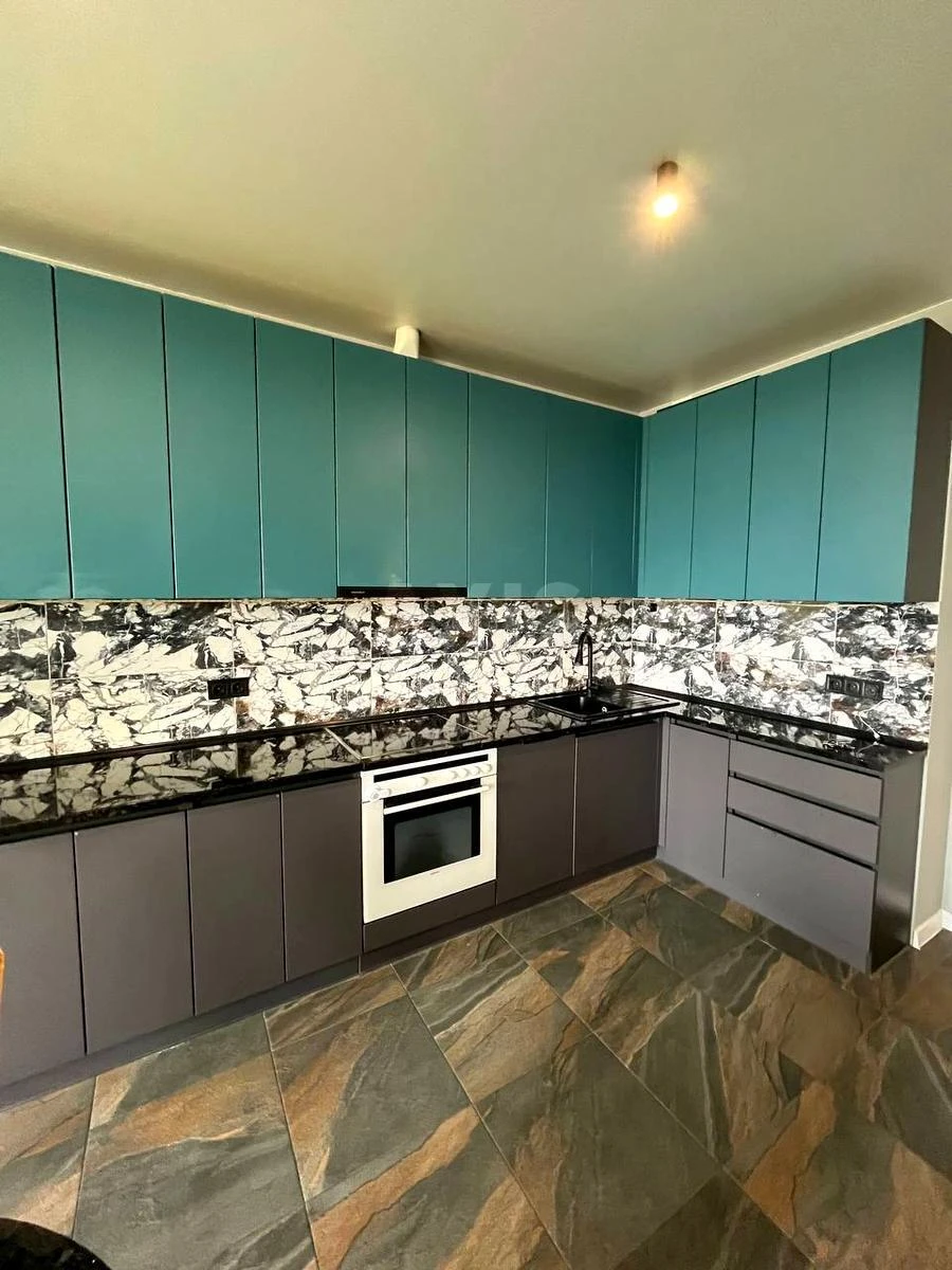3k apartment vul. Radchenka Petra 10704040