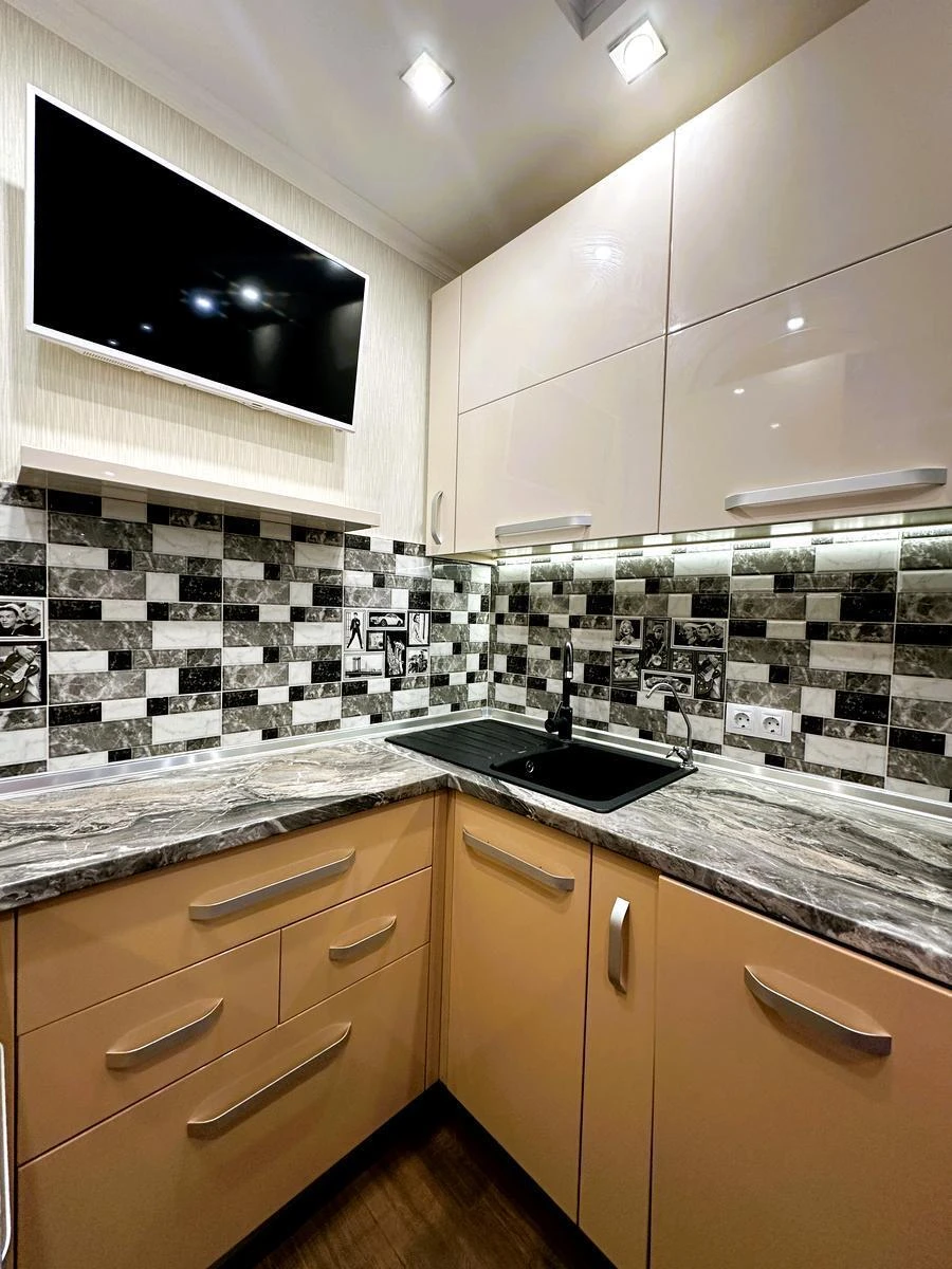 2k apartment vul. Yulia Zdanovska 48665590