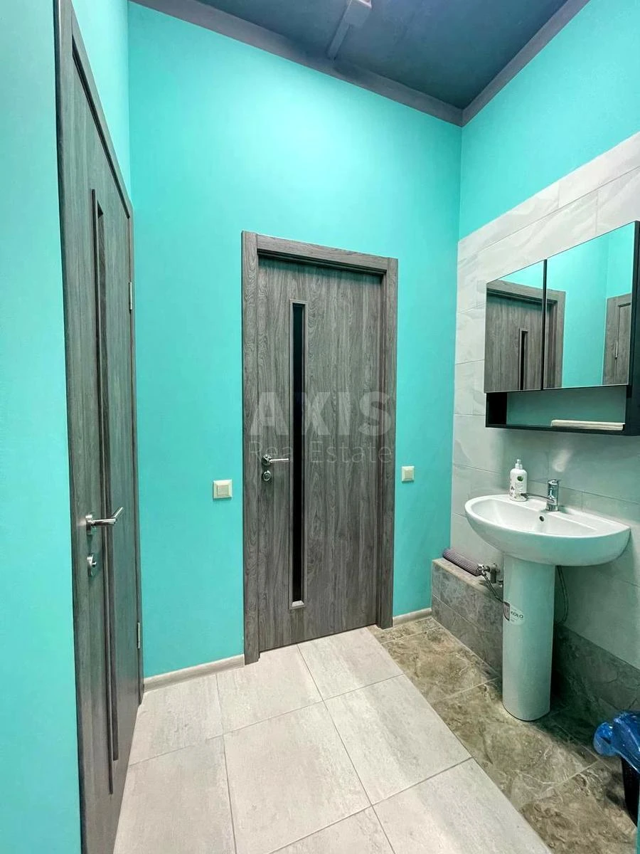 Объект торговли ул. Кондратюка Юрия 7, 140м2636348