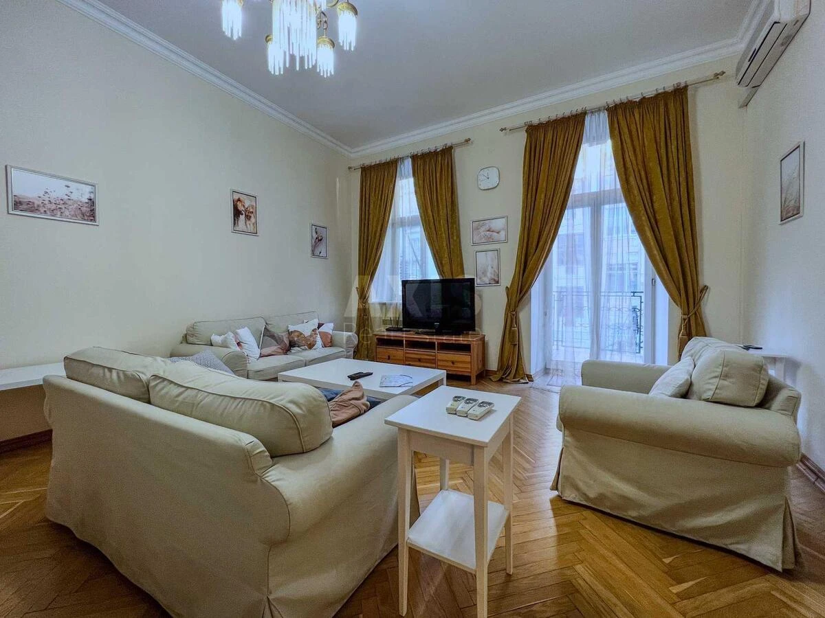 4k apartment vul. Ljuterans'ka 7/10670683