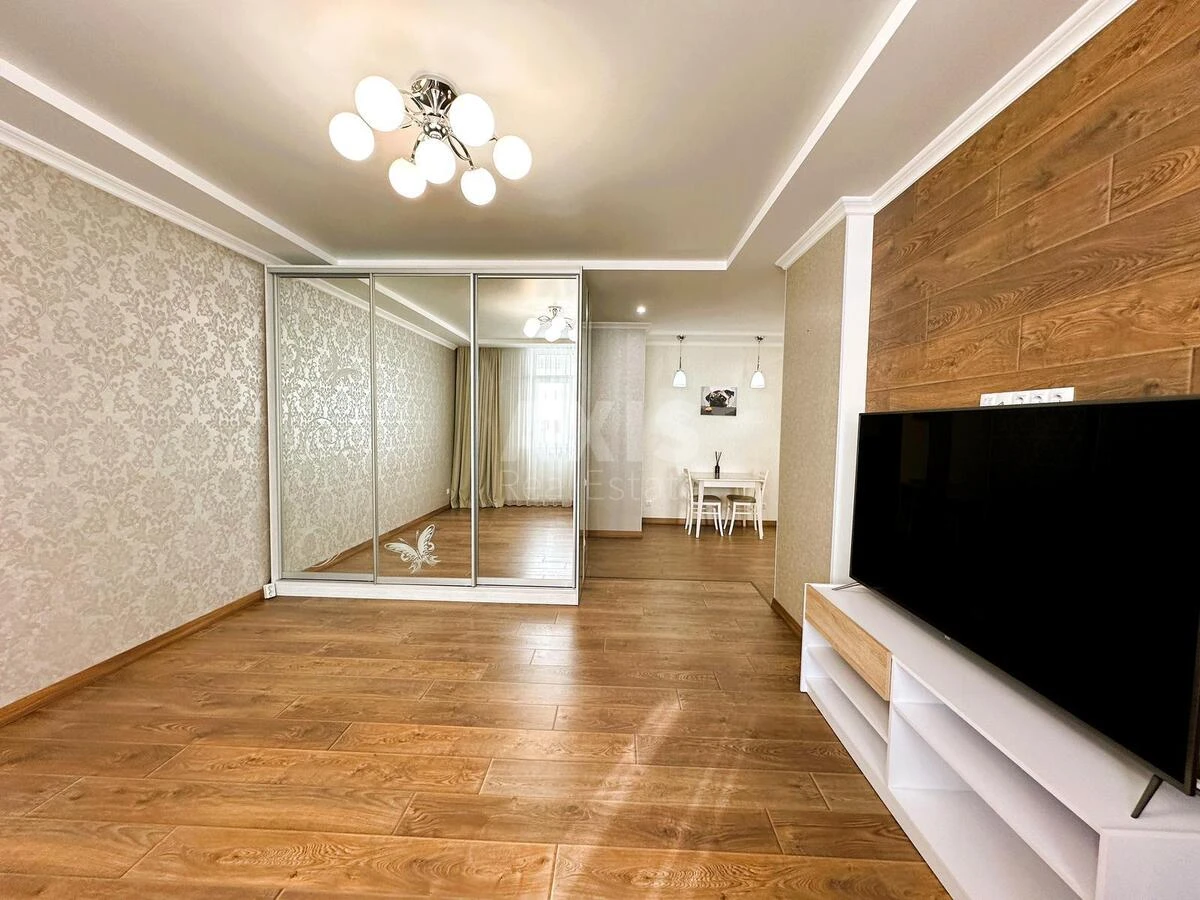 2k apartment vul. Yulia Zdanovska 48665591