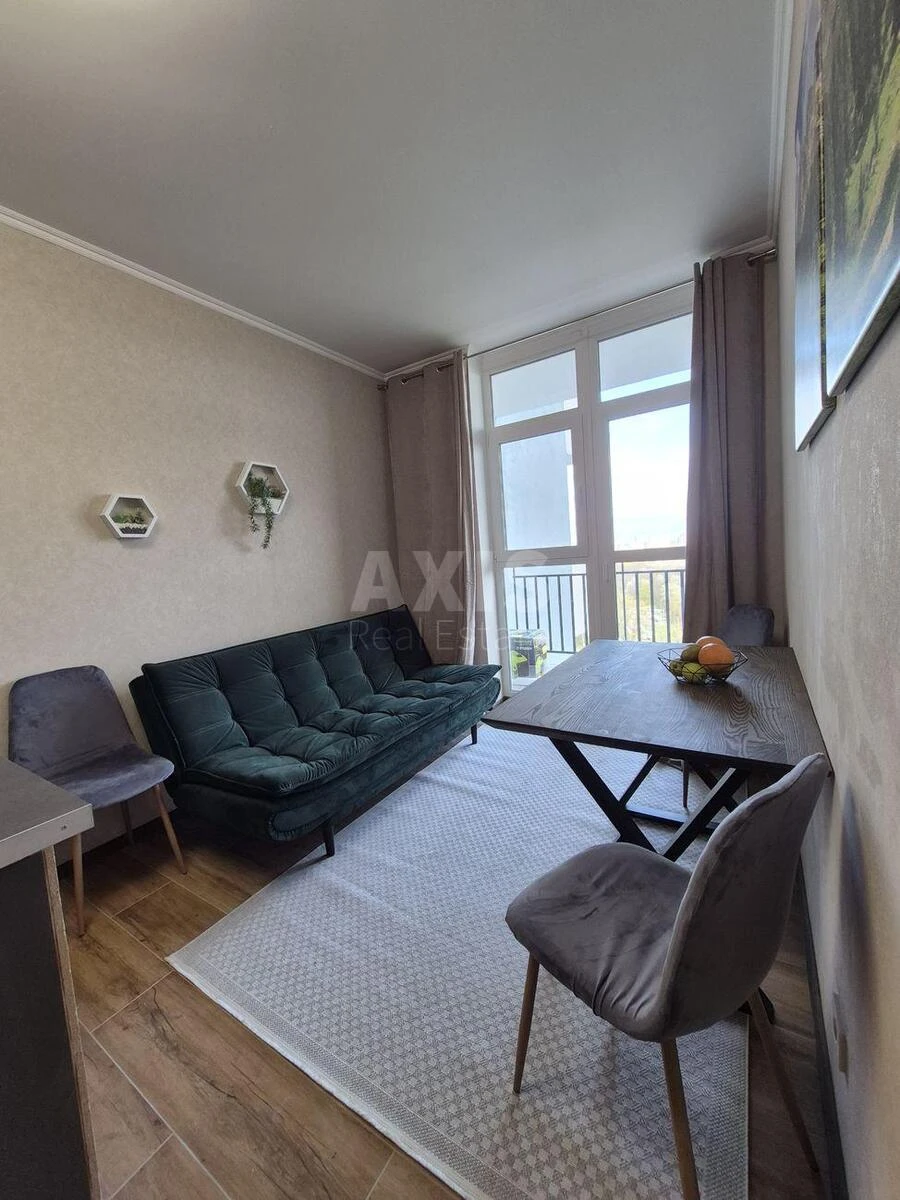 2k apartment pr-t Glushkova Akademika 42699301