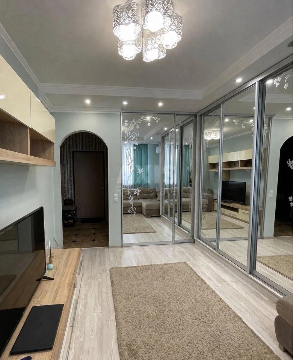 1k apartment vul. Oleksandrivs'ka 1701256