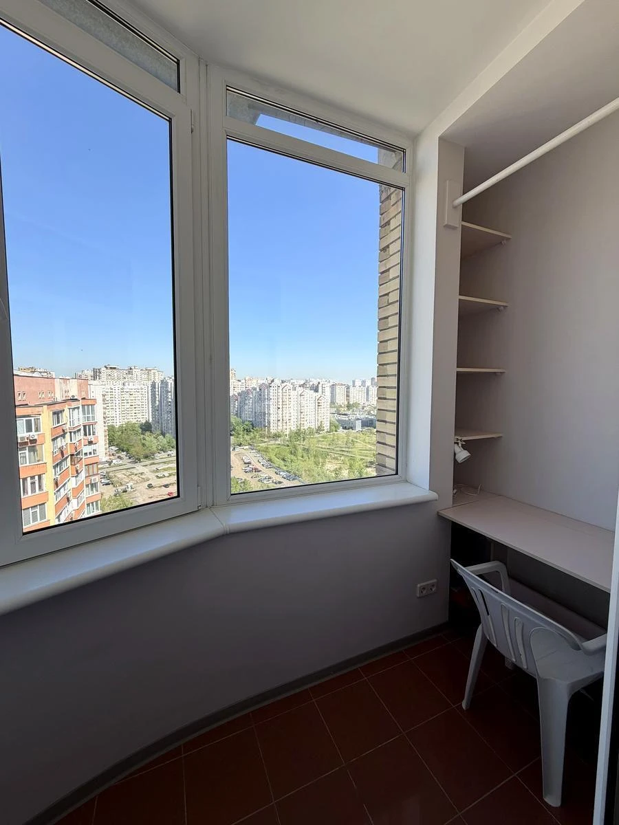 3k apartment vul. Urlivs'ka 4А7032312