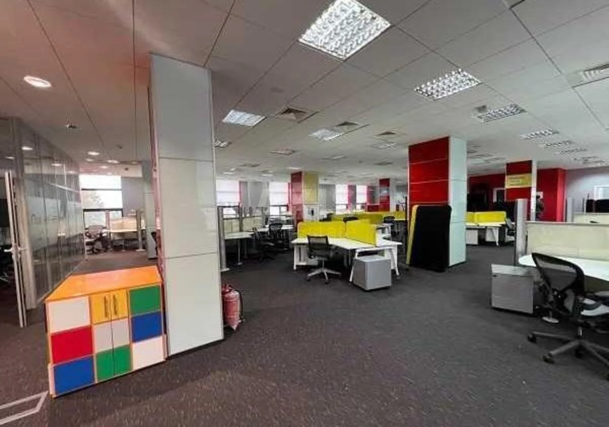 Office vul. Novokostjantynivs'ka 18, 2000m2