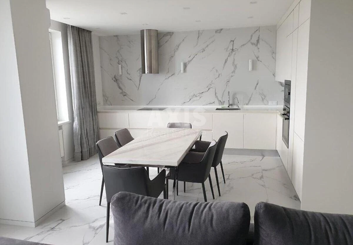 4k apartment nab. Dniprovs'ka 1А689820