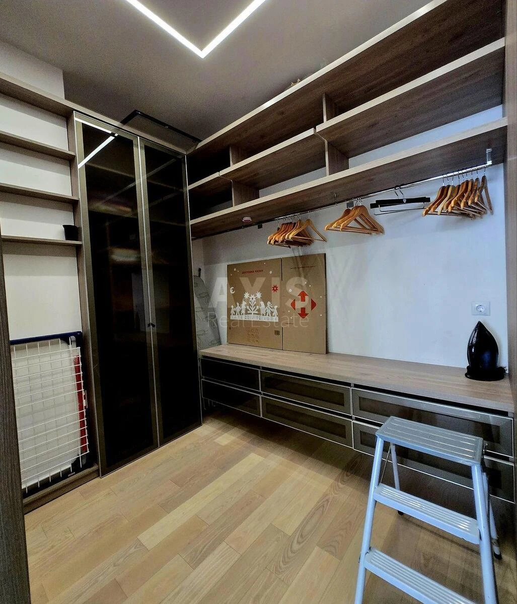 2k apartment vul. Jevgena Konoval'cja 44А645235