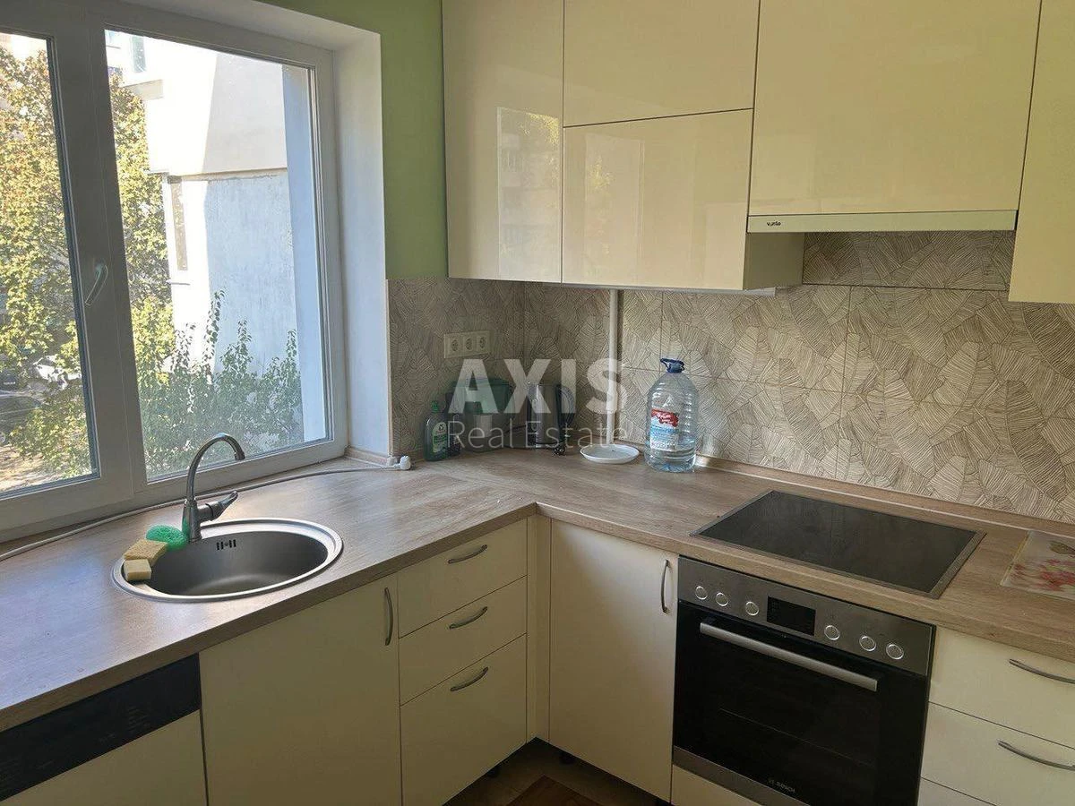 2k apartment vul. Pryozerna Десять вольт41810