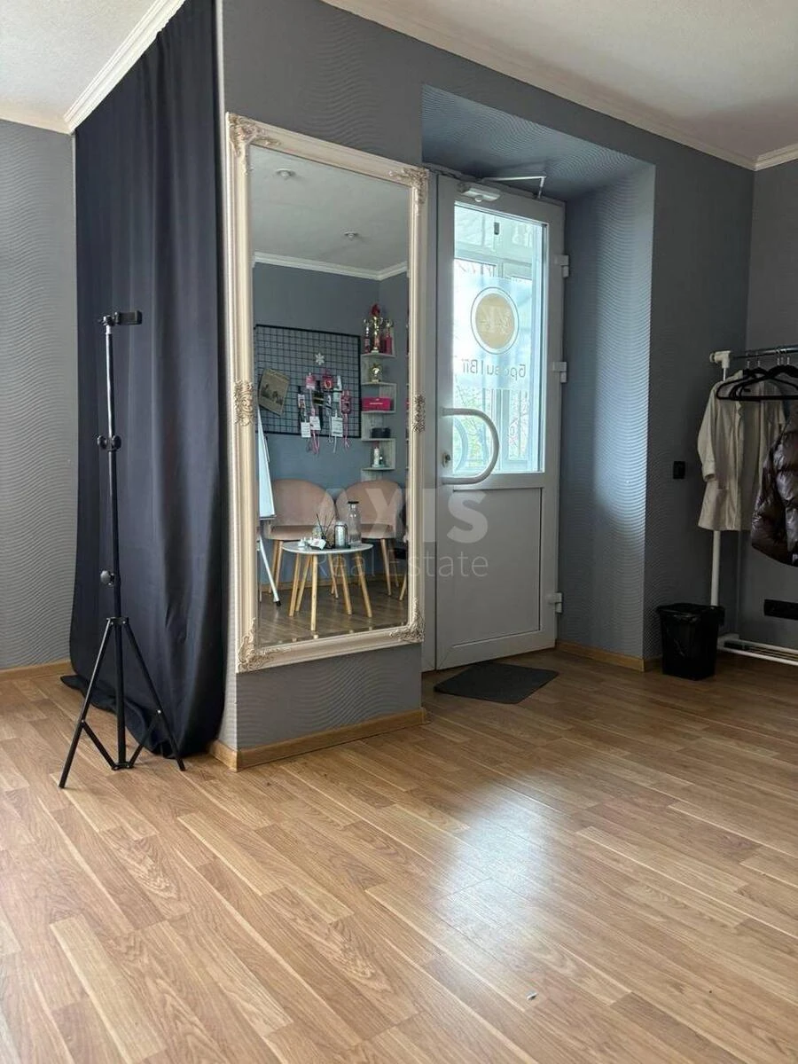 Office vul. Dragomanova 31, 42m2700040