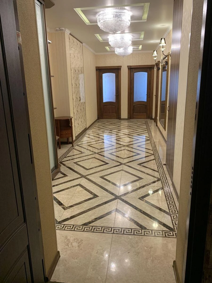 3к квартира ул. Голосеевская 137155016