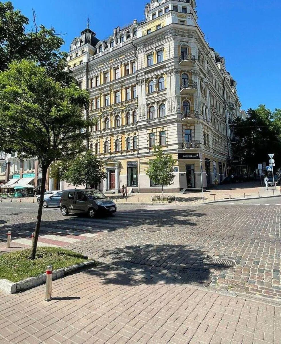 2k apartment vul. Hmel'nyc'kogo Bogdana 30/10