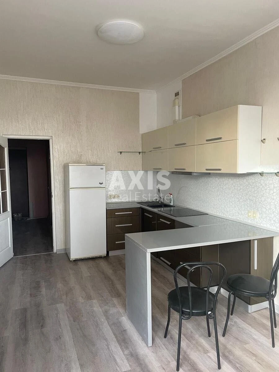1k apartment vul. Urlivs'ka 4А64203