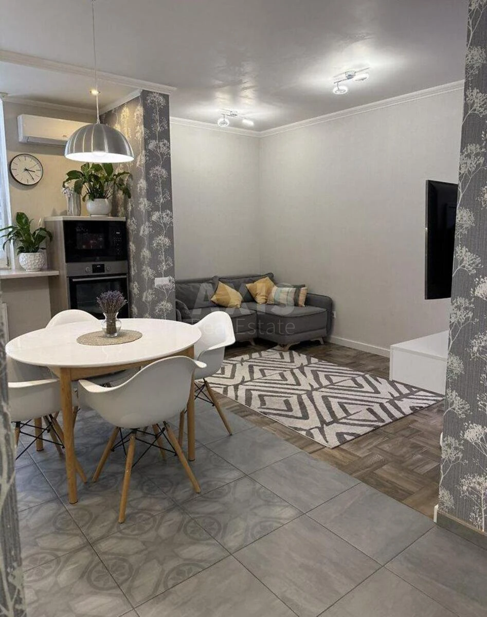 2k apartment vul. Yulia Zdanovska 48719770