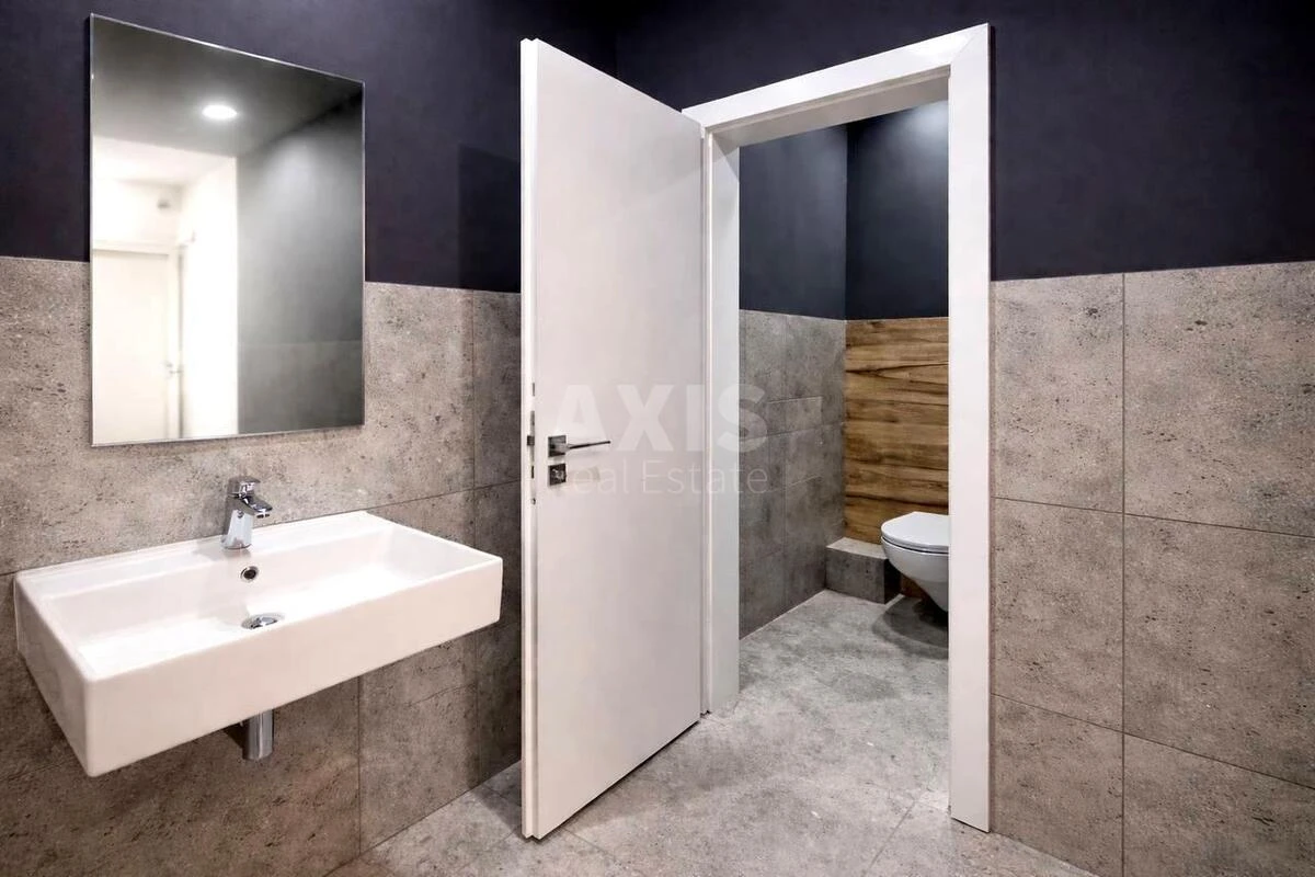 Office vul. Pochajnyns'ka 25/49, 496m2704876