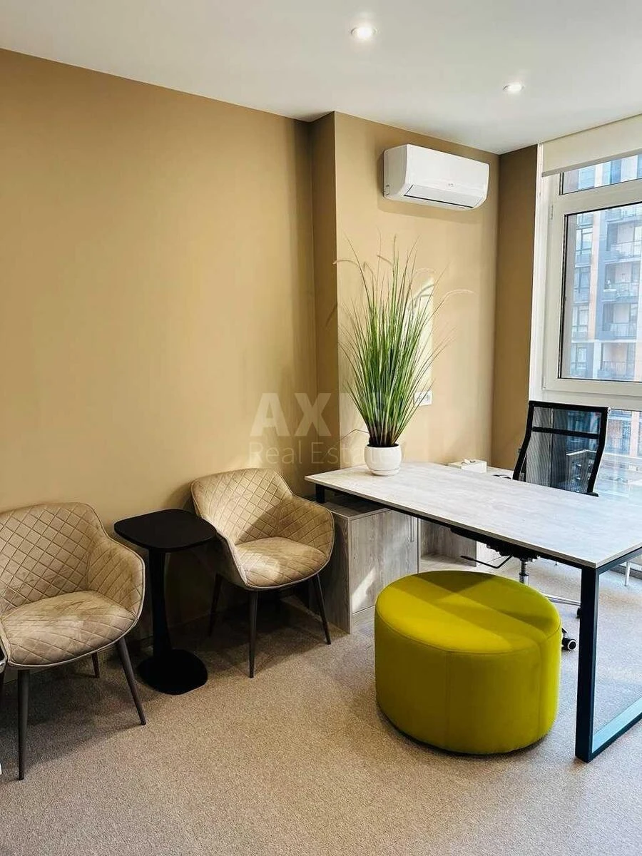 Office vul. Kudri Ivana 1, 120m2646332