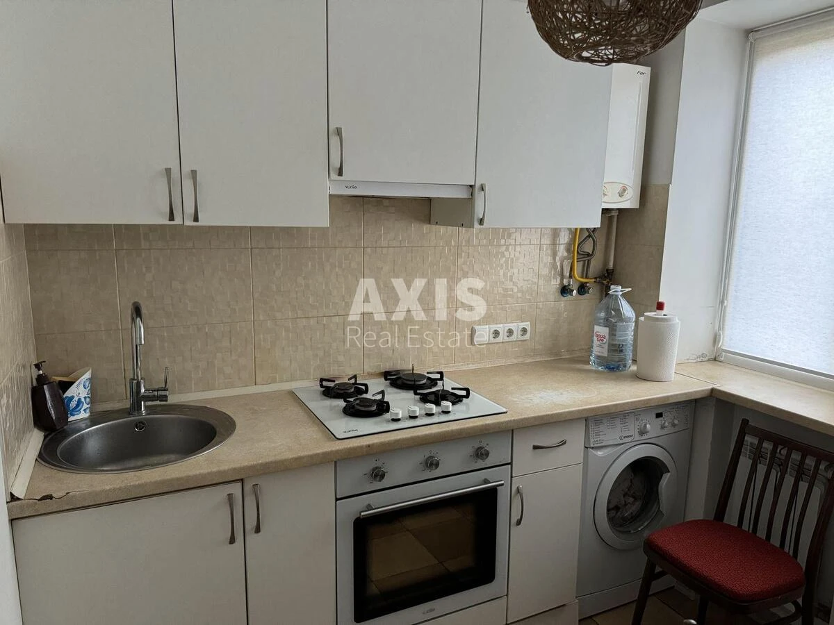 2k apartment vul. Jarmoly Viktora Thirty-eight A65341