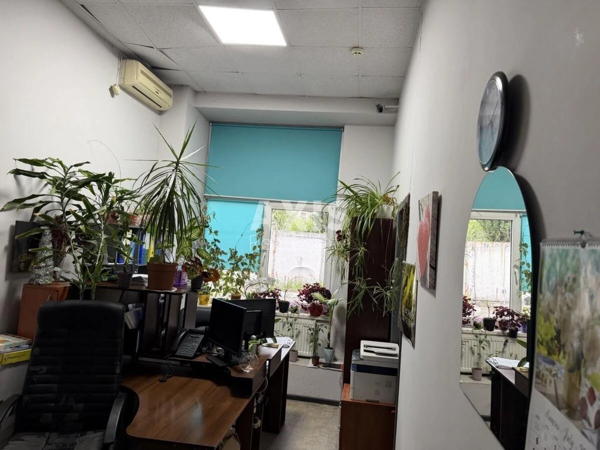 Trade object pr-t Povitryanykh Syl 13, 1200m2698215