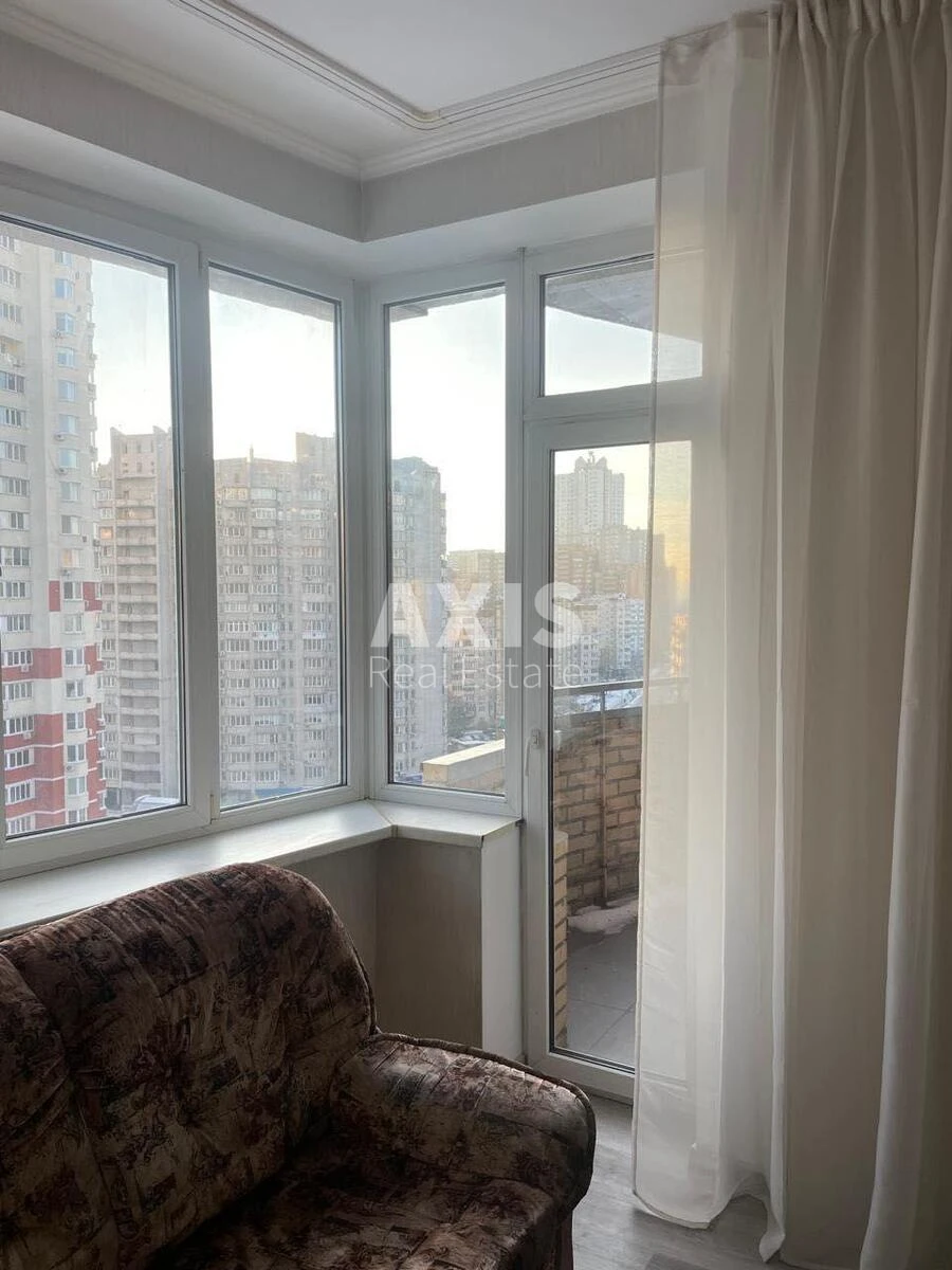 1k apartment vul. Urlivs'ka 4А642031