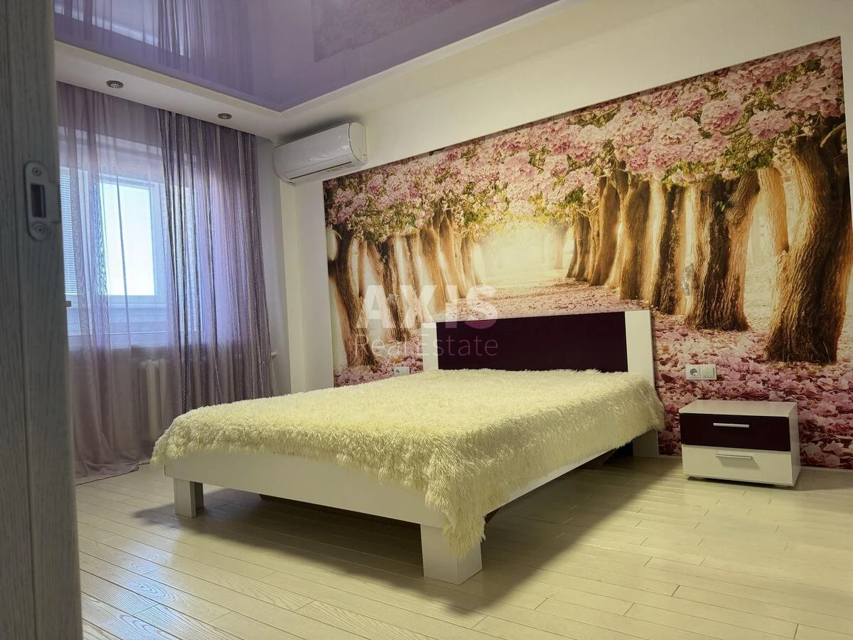 3k apartment vul. Urlivs'ka 38/235504410