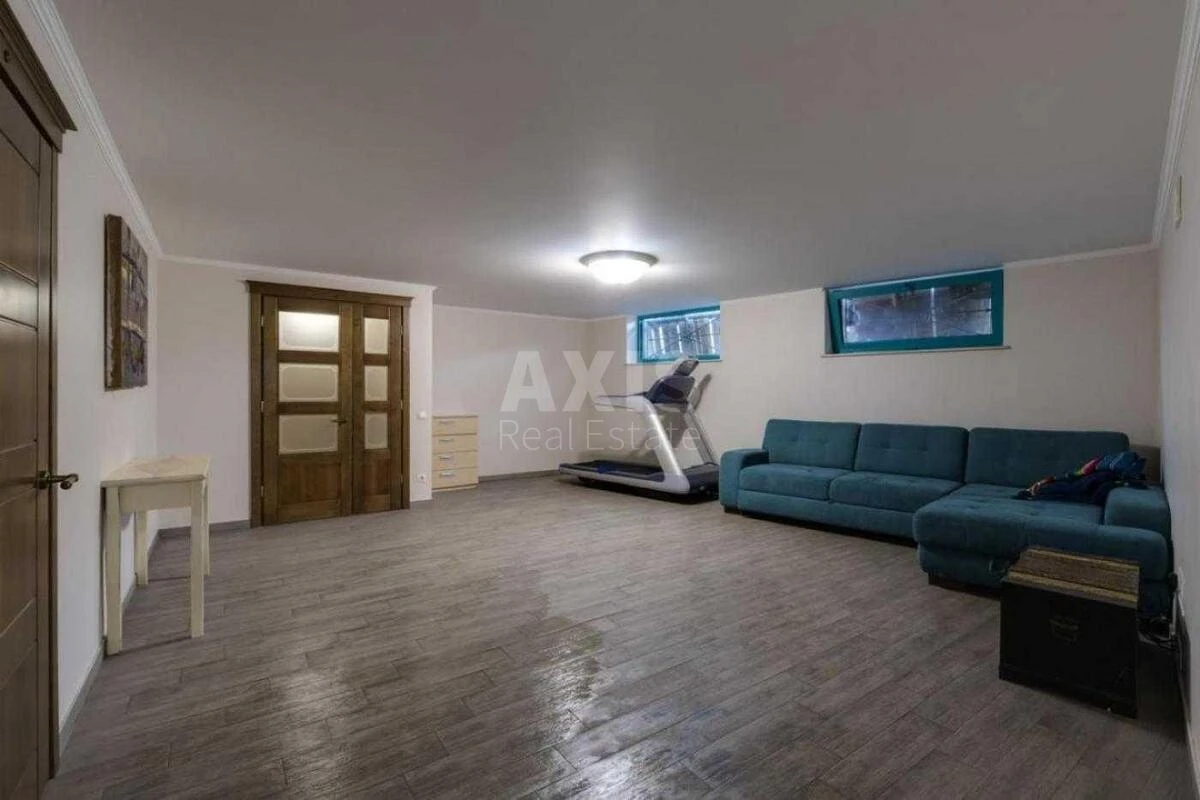 Дoм ул. Локомативная, 340м2, город Киев6402216