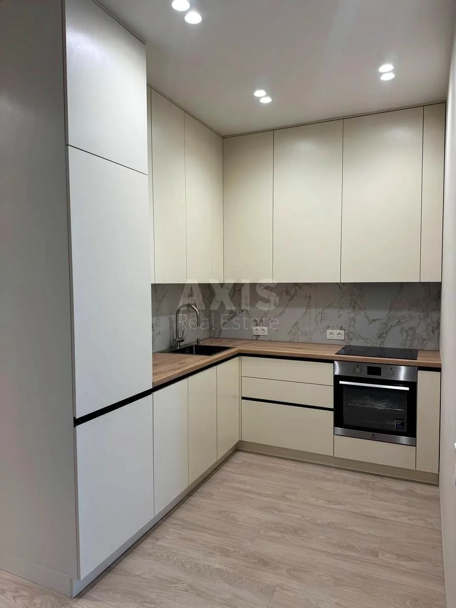 1k apartment vul. Vasylya Tyutyunnyka 43