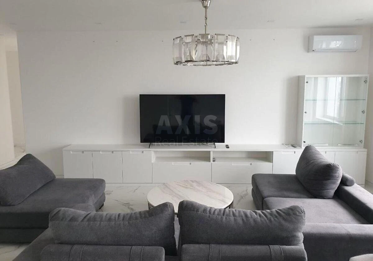 4k apartment nab. Dniprovs'ka 1А689823