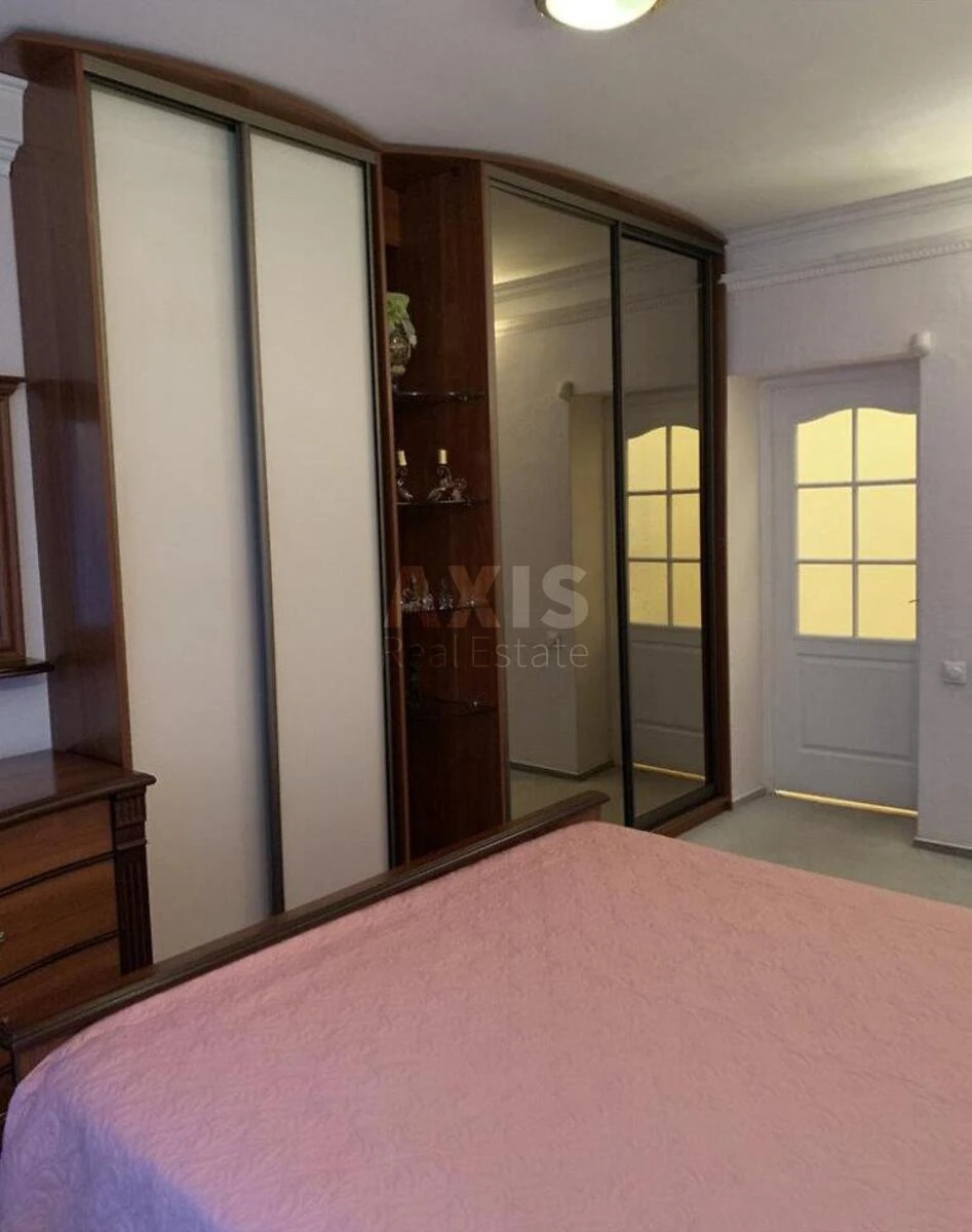 3k apartment vul. Orlyka Pylypa 9601366