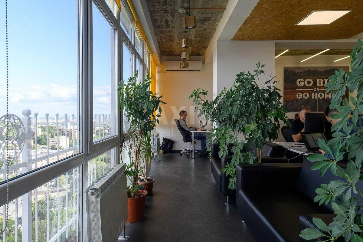 Office vul. Sichovyh Stril'civ 84, 247m27102013
