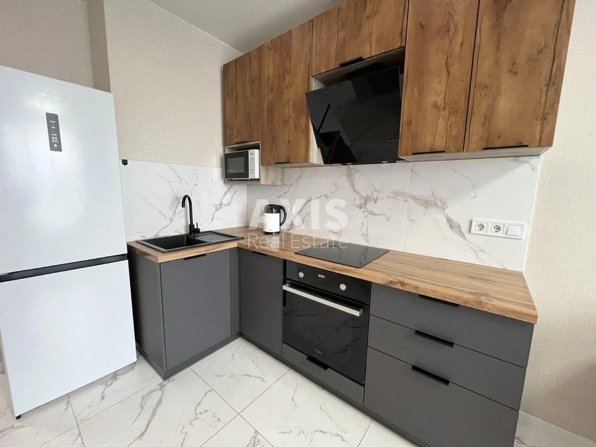 1k apartment pr-t Yevropeyskoho Soyuzu 45A54984