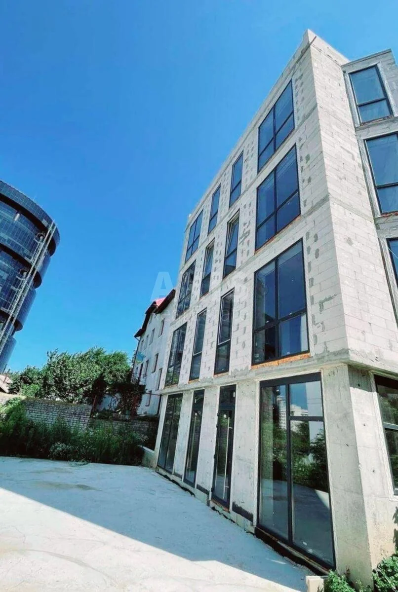 Trade object vul. Strutyns'kogo Sergija 7, 543m2