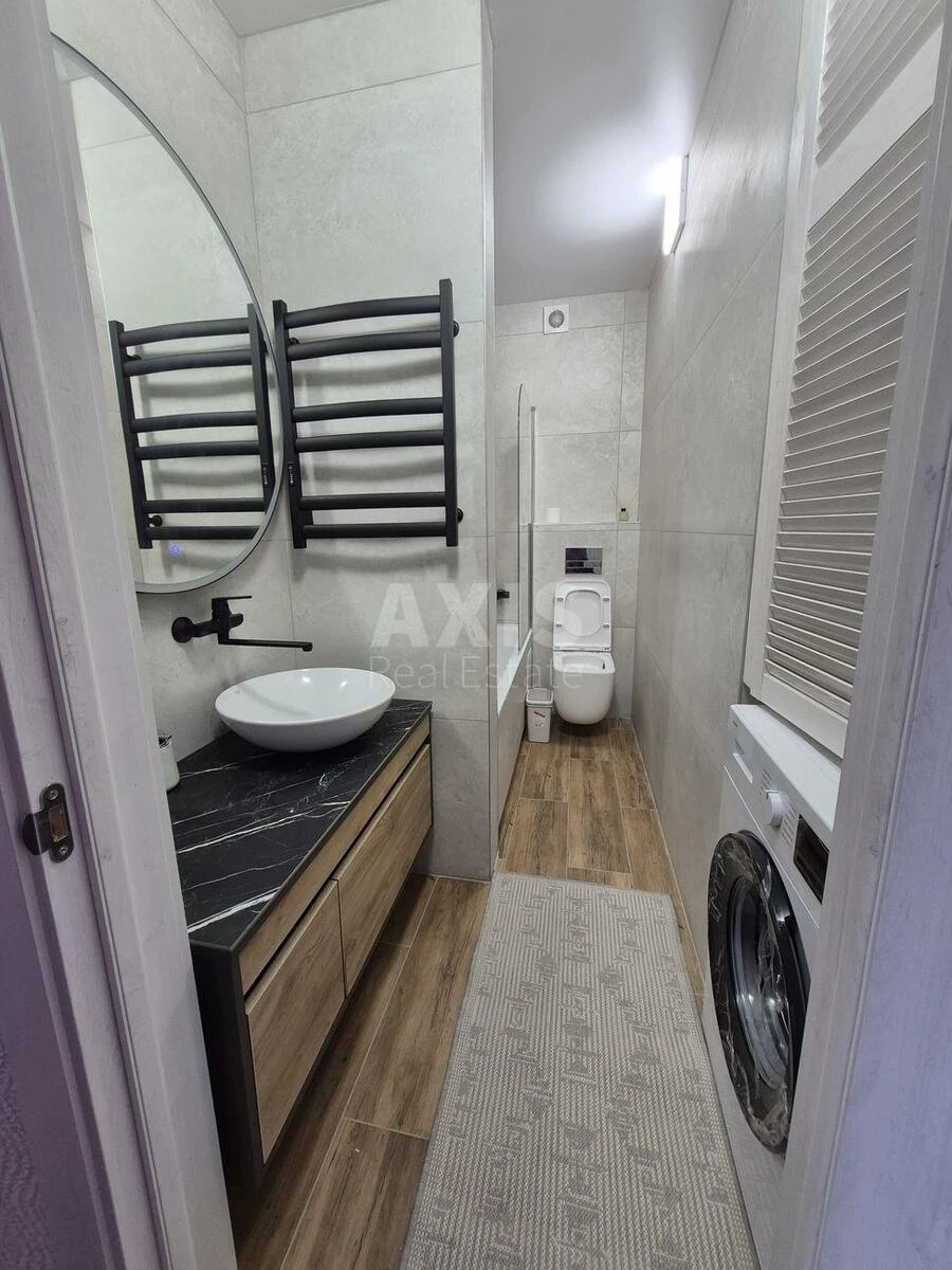 2k apartment pr-t Glushkova Akademika 42699305