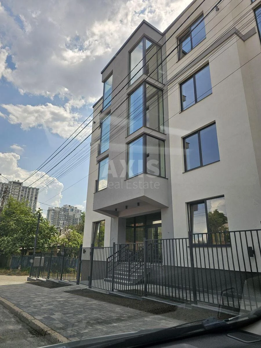 Office vul. Tovarna 1, 988m2668047