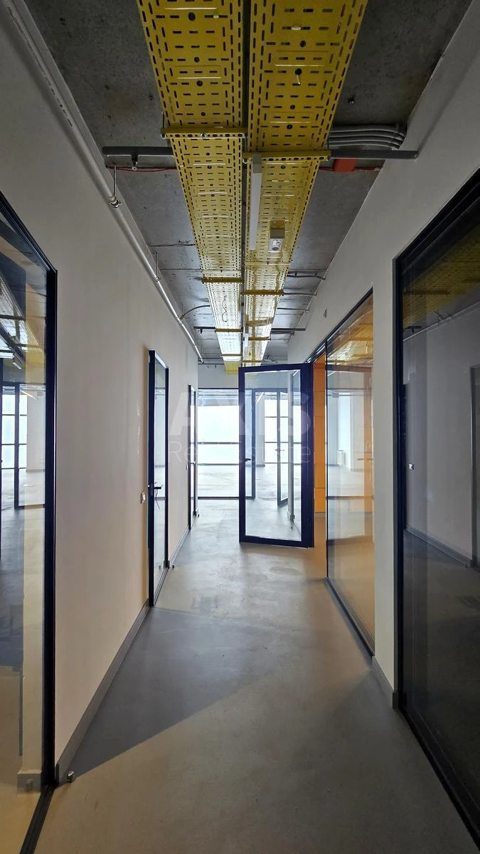 Office vul. Saksagans'kogo 90, 900m26686616