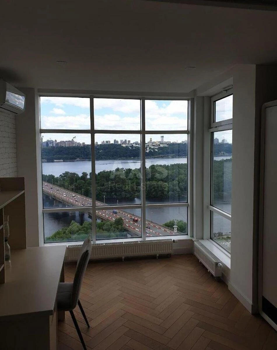 4k apartment nab. Dniprovs'ka 1А689824