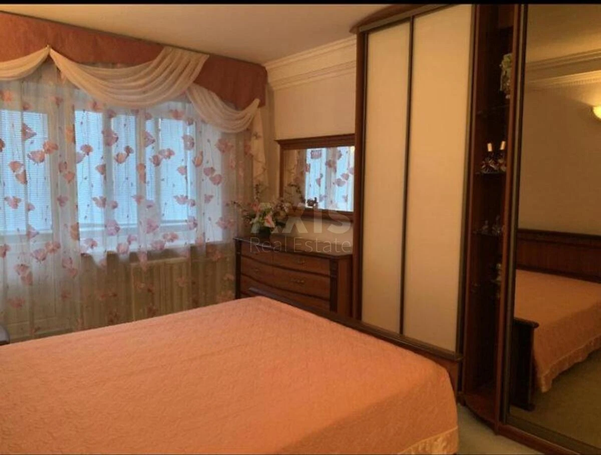 3k apartment vul. Orlyka Pylypa 9601367
