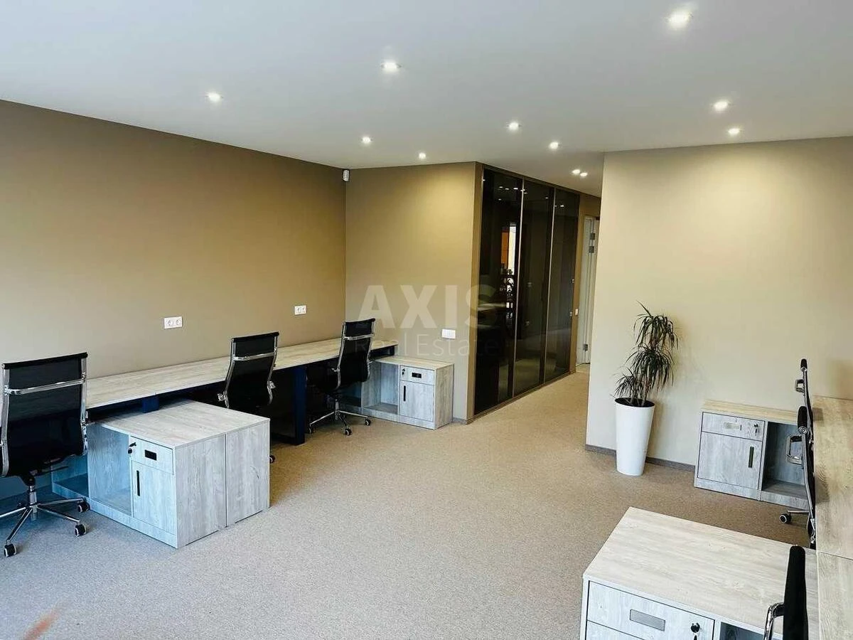 Office vul. Kudri Ivana 1, 120m2646335