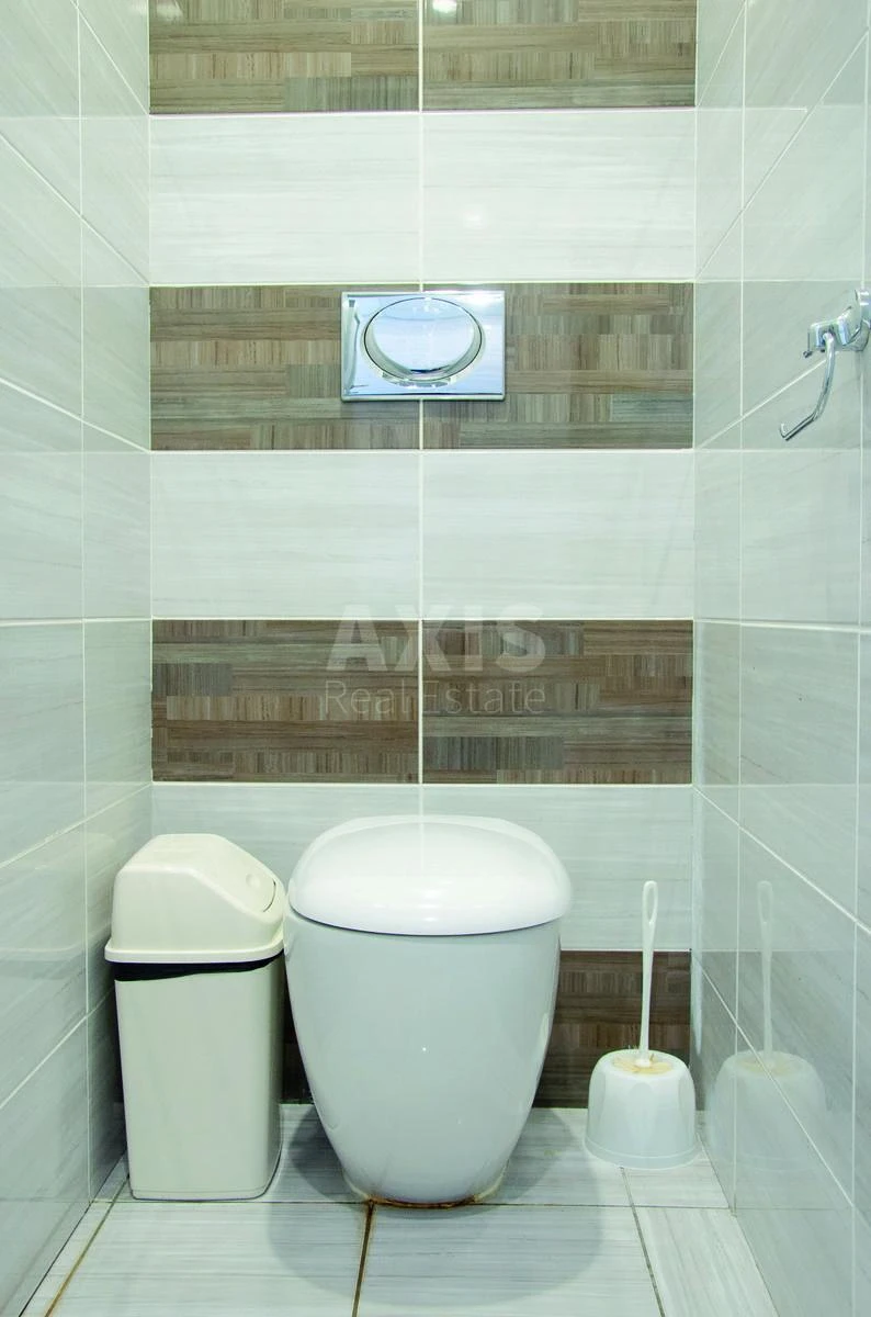 Office vul. Geroi'v Kosmosu 4, 1775m26779711